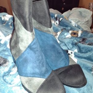 Nature Breeze Women's Black, Gray, and Blue Heeled Boots